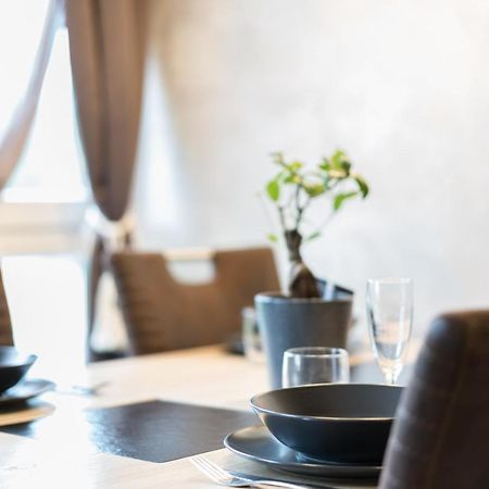 Le Nid D'Aigle Apartment เลอุชส์ ภายนอก รูปภาพ