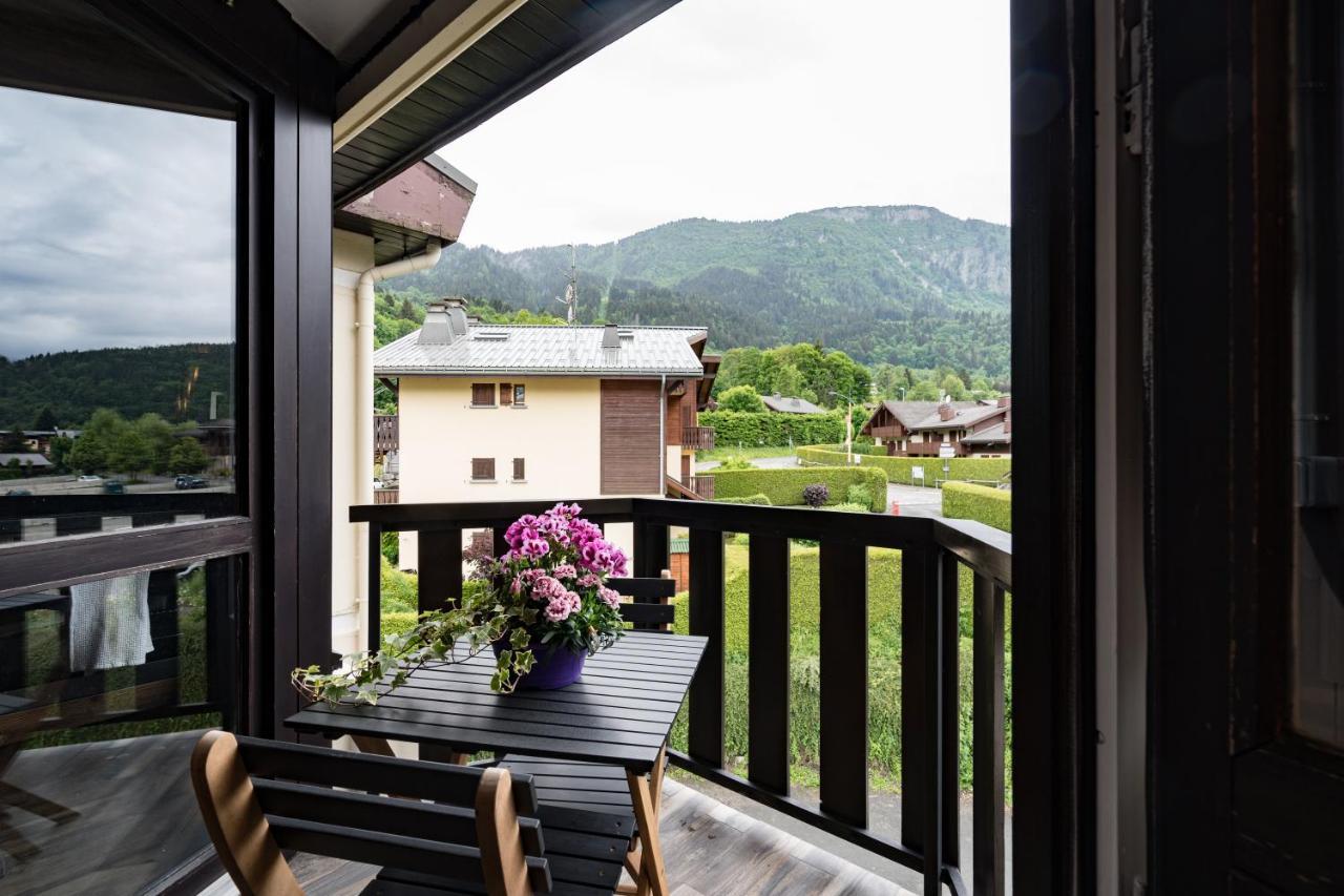 Le Nid D'Aigle Apartment เลอุชส์ ภายนอก รูปภาพ