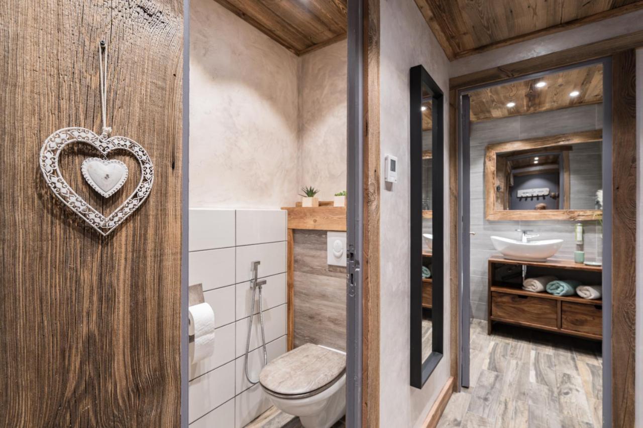 Le Nid D'Aigle Apartment เลอุชส์ ภายนอก รูปภาพ