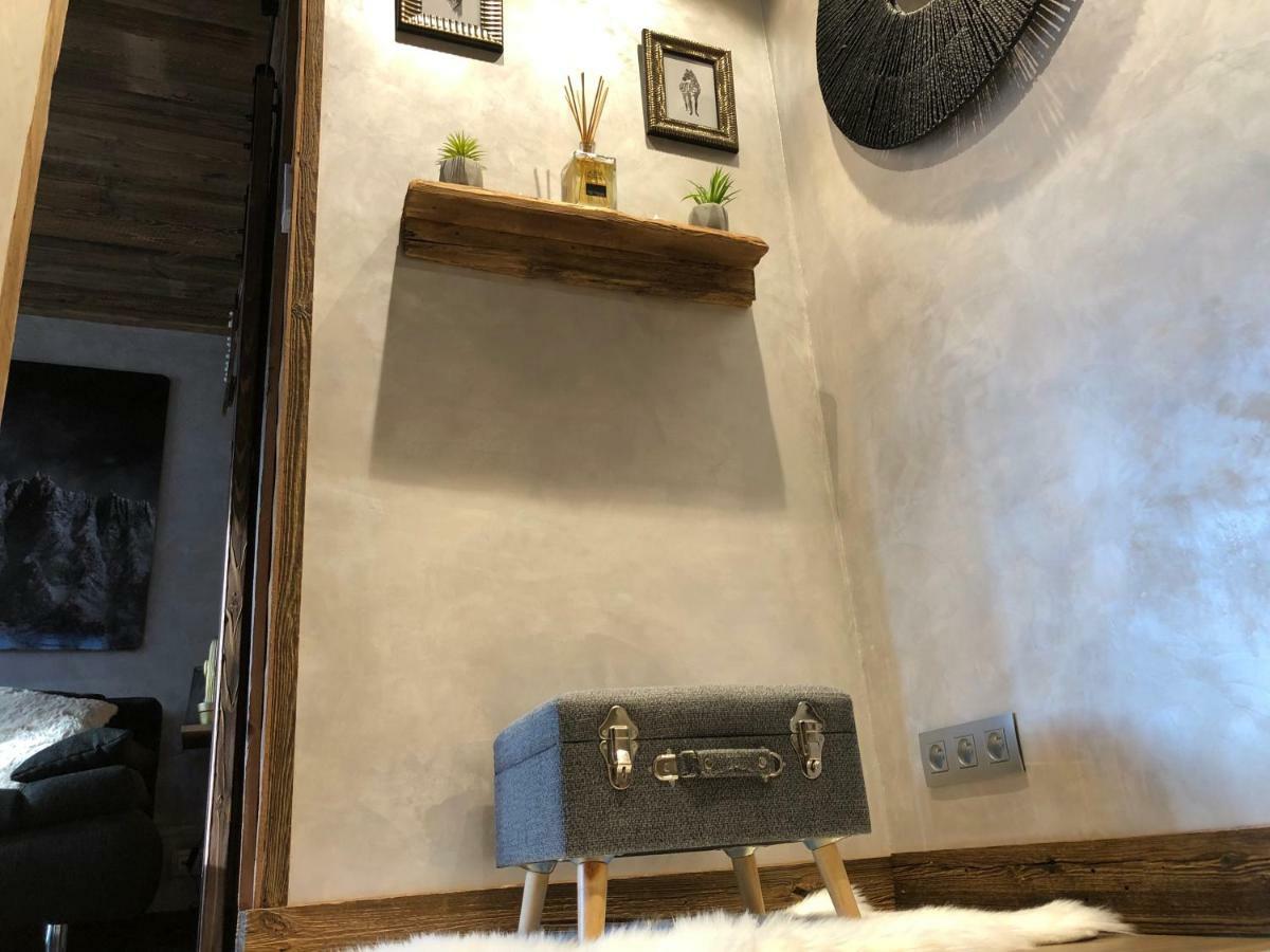 Le Nid D'Aigle Apartment เลอุชส์ ภายนอก รูปภาพ