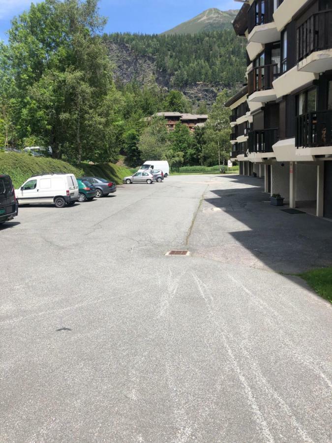 Le Nid D'Aigle Apartment เลอุชส์ ภายนอก รูปภาพ